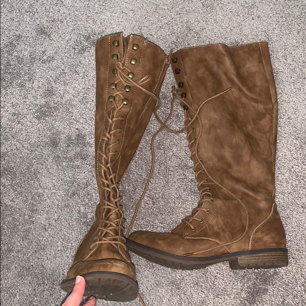 Knee high lace up brown boots. Target 8.5